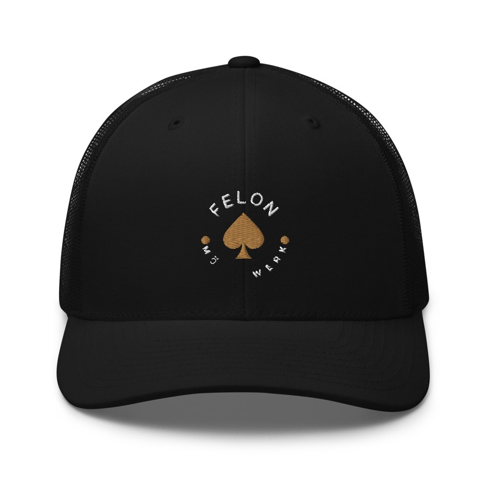 Gold spade / black trucker