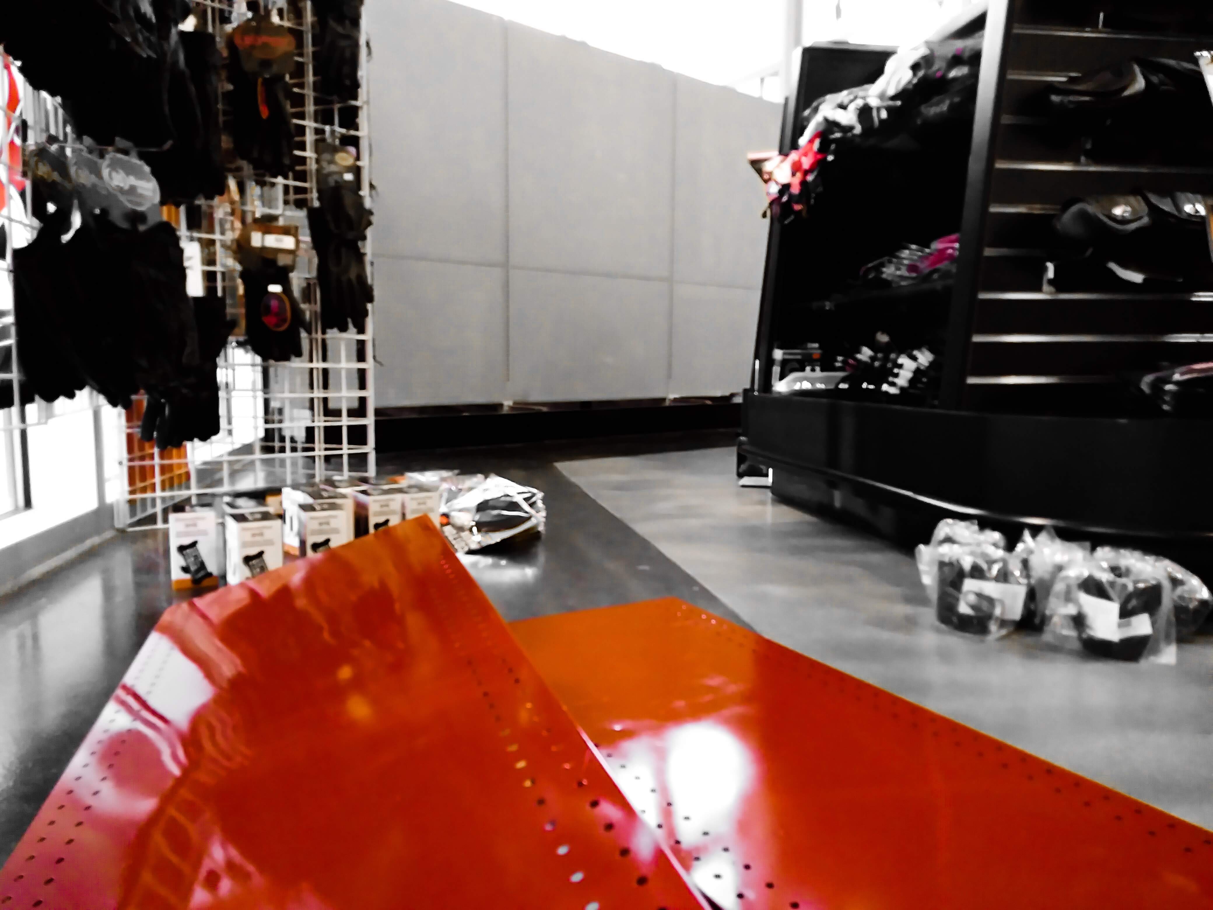 Retail space / apparel and accessories