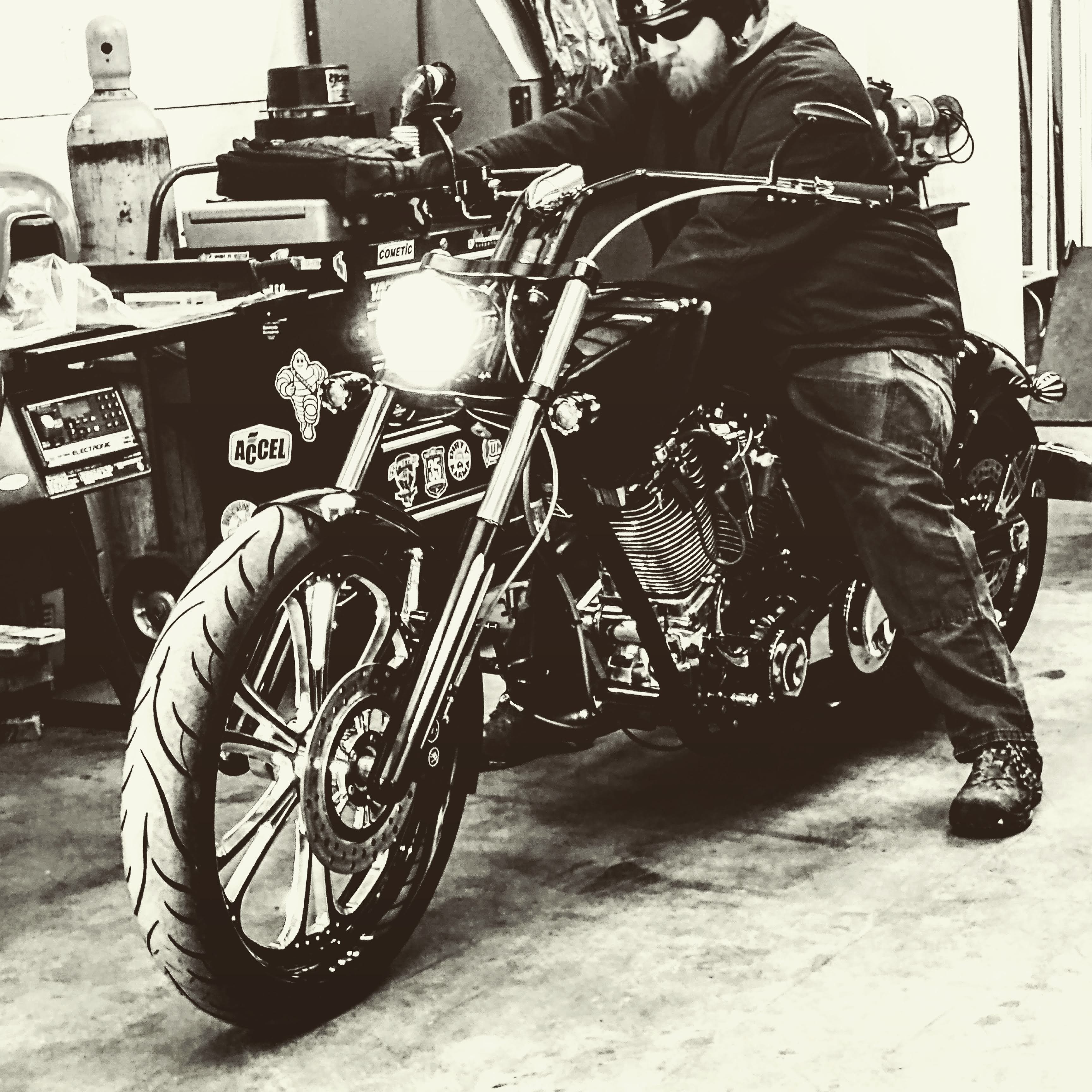 Rider / motorcycle in the workshop